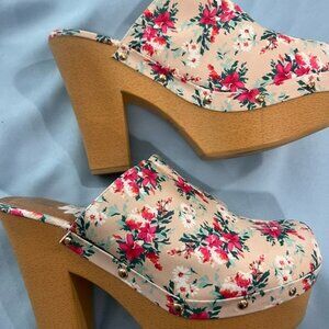 Report Cream Floral Heels with Chunky Wooden Heel